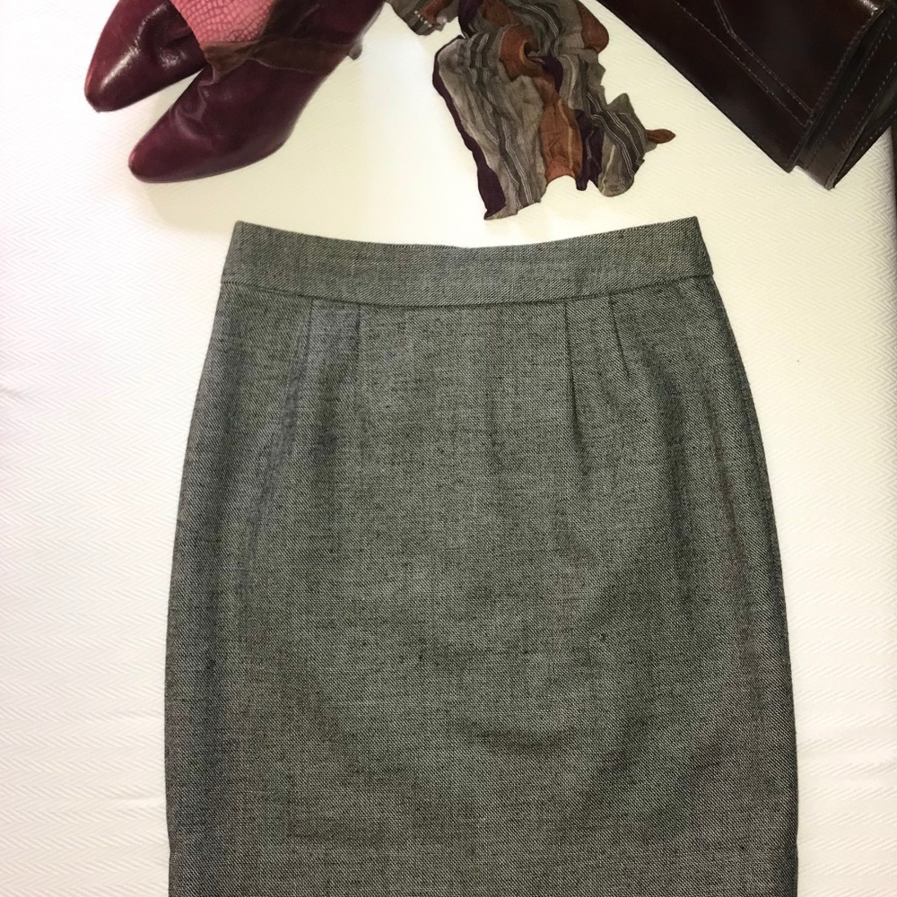 Banana Republic Wool pencil skirt
